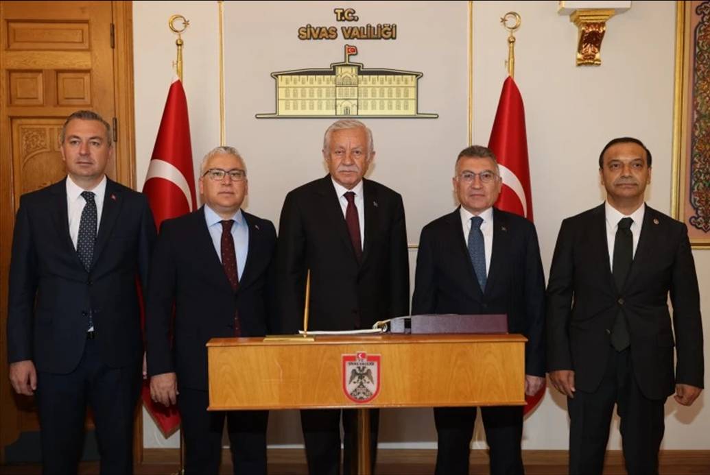 Sivas Valili�i �eref Defteri