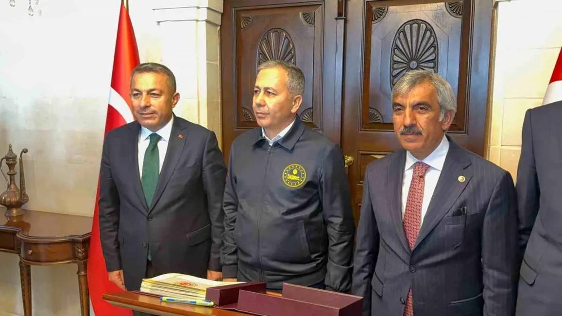 �eref Defteri �mzas� Ali Yerlikaya